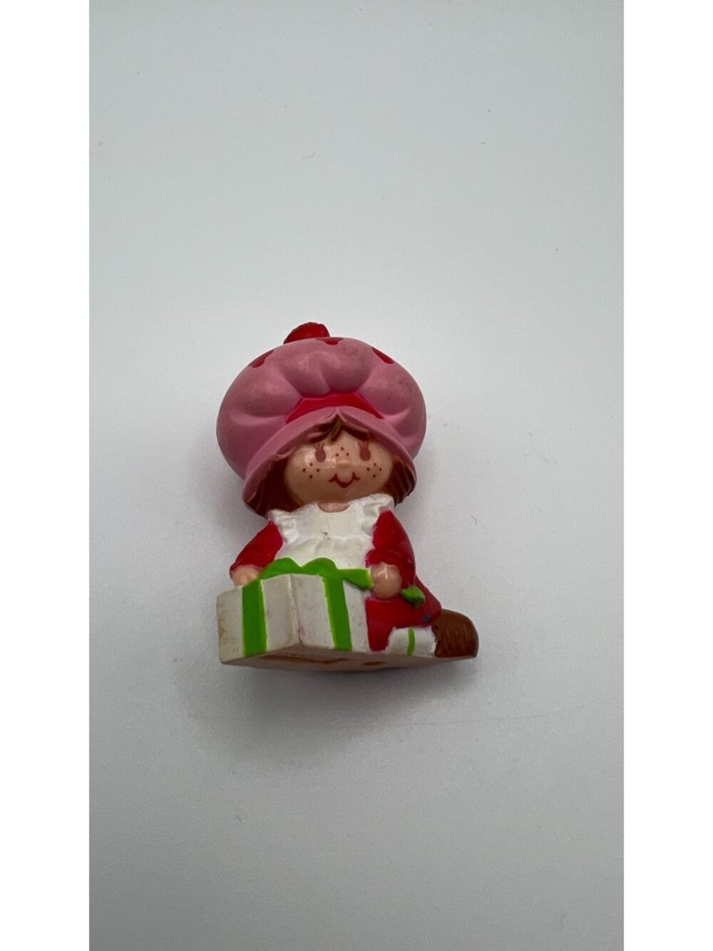 Strawberry Shortcake Figurine 1983 AGC Christmas Holiday Gift Vintage Decor
